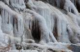 Cachoeira completamente congelada no Zion National Park, em Utah, nos Estados Unidos